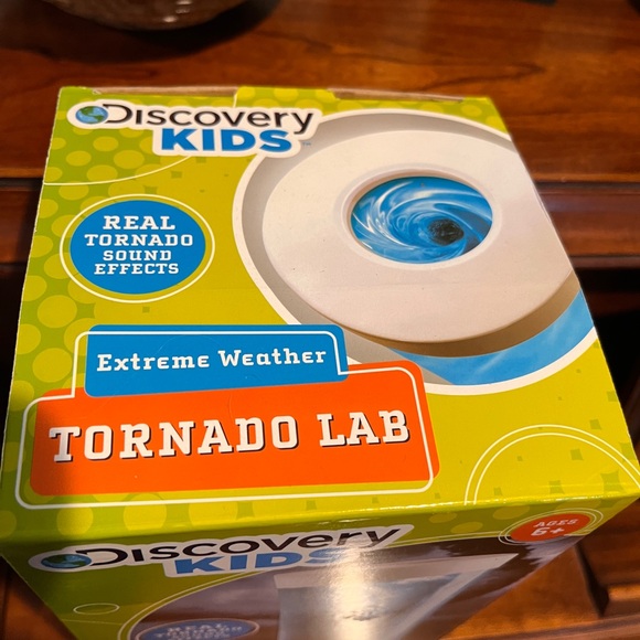 🌪️ Discovery Kids extreme weather Tornado Lab excellent, bundle to save. - Picture 4 of 4